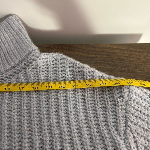 NWT garage Cozy Gray Turtleneck Sweater L - Picture 8 of 11